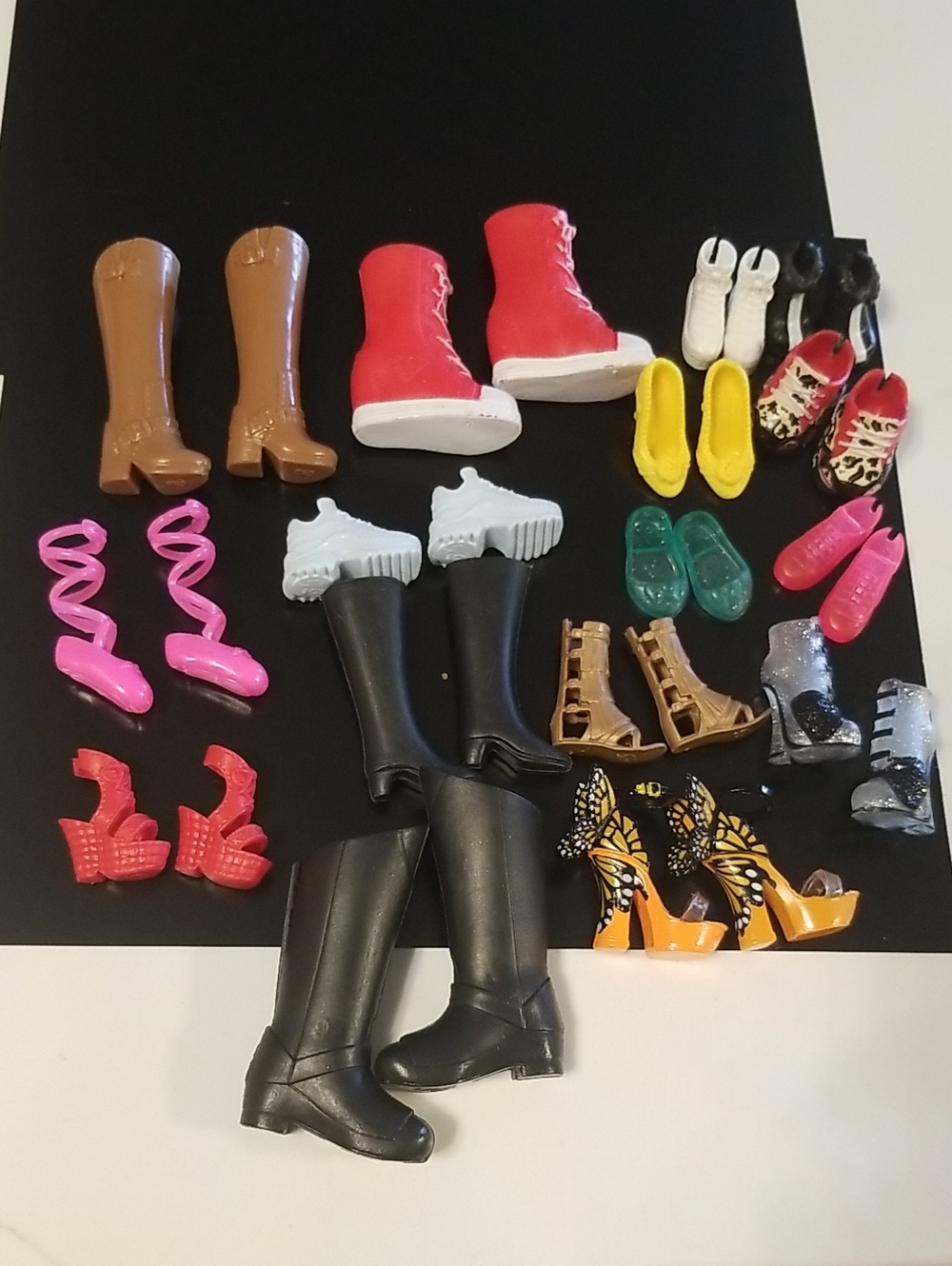 Barbie and Friends Shoes Not Al Barbie Size